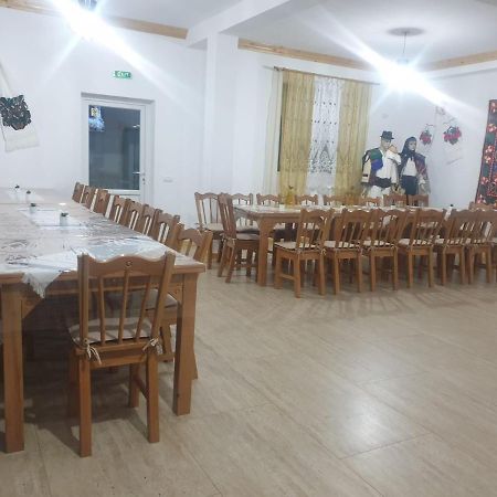 Casa Tomoiaga Hotel Viseu de Sus Ngoại thất bức ảnh